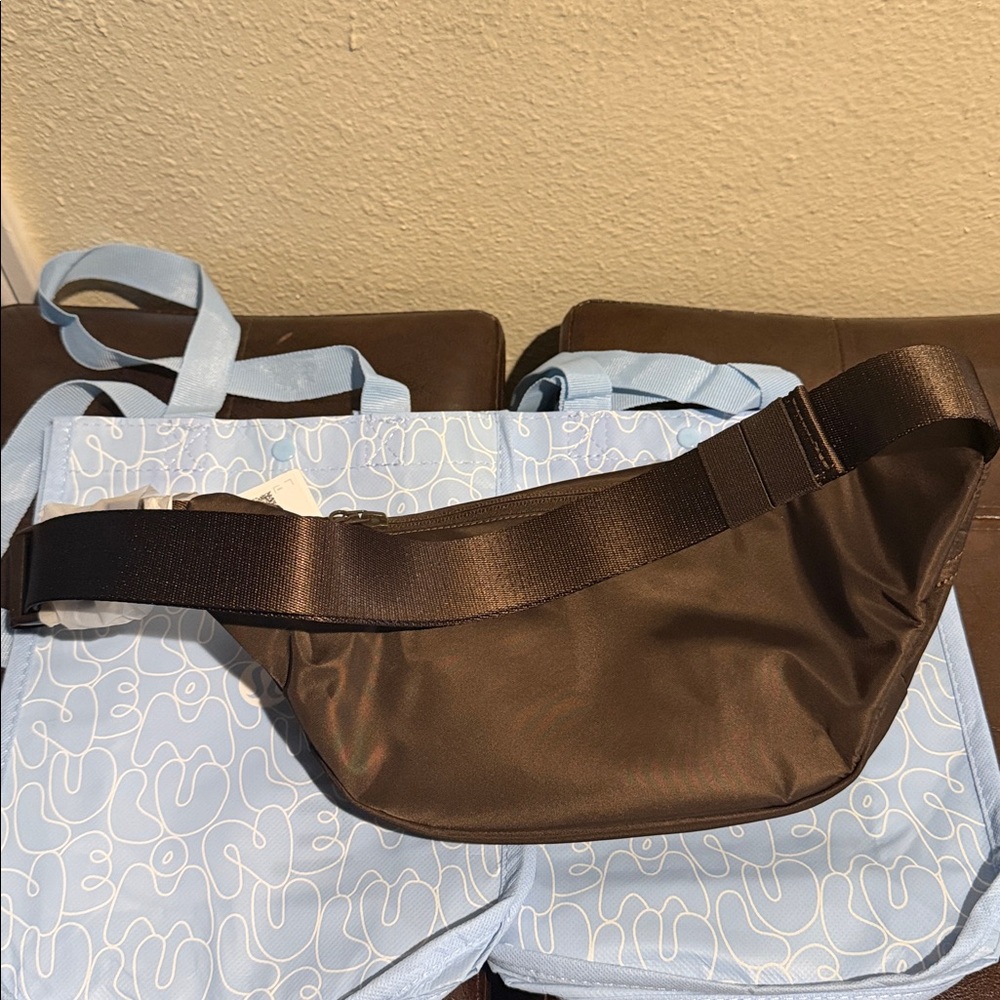 lululemon athletica brown walnut crunch with gold Belt Bag XL - Picture 6 of 9